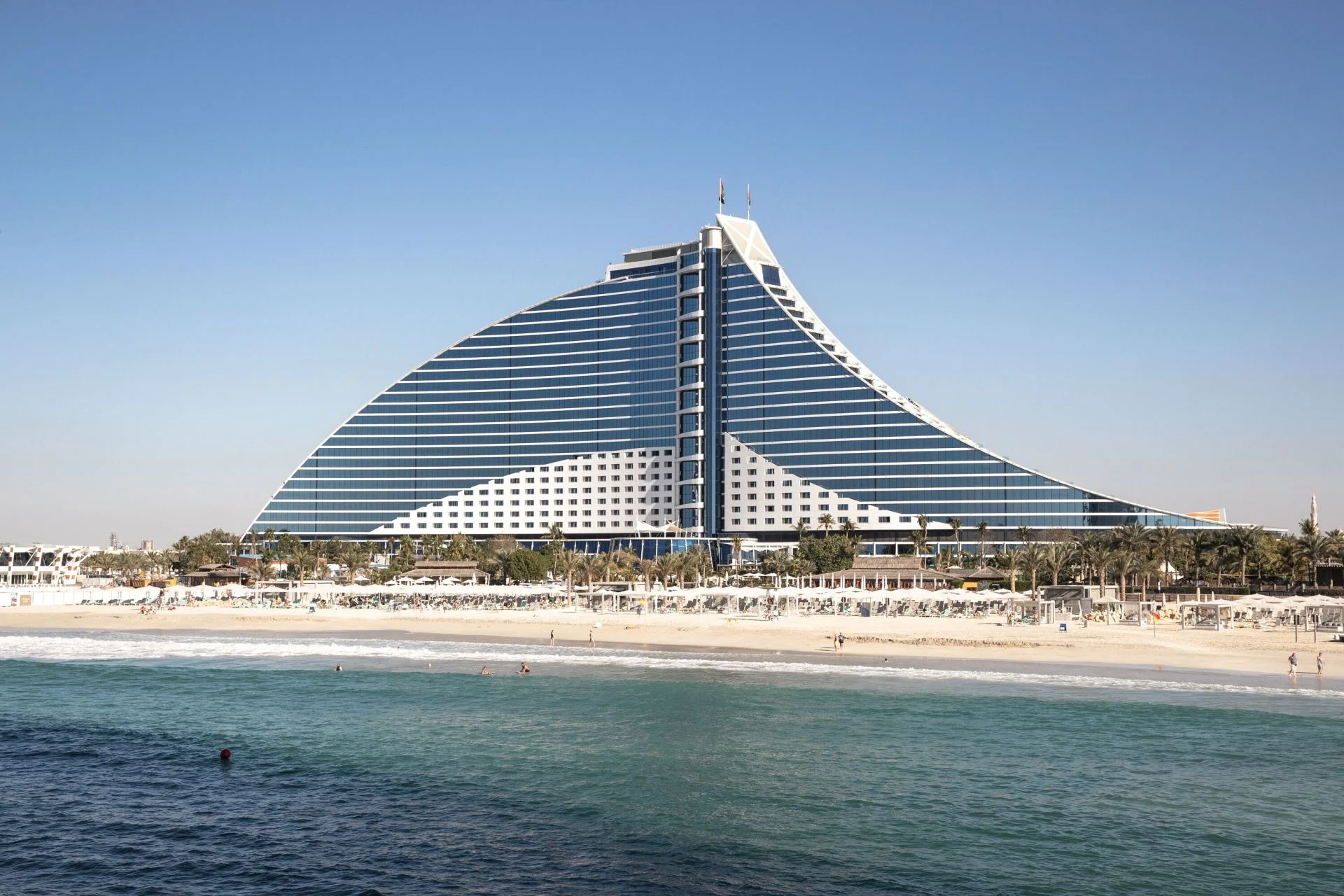 Jumeirah Beach Hotel - Abu Dhabi